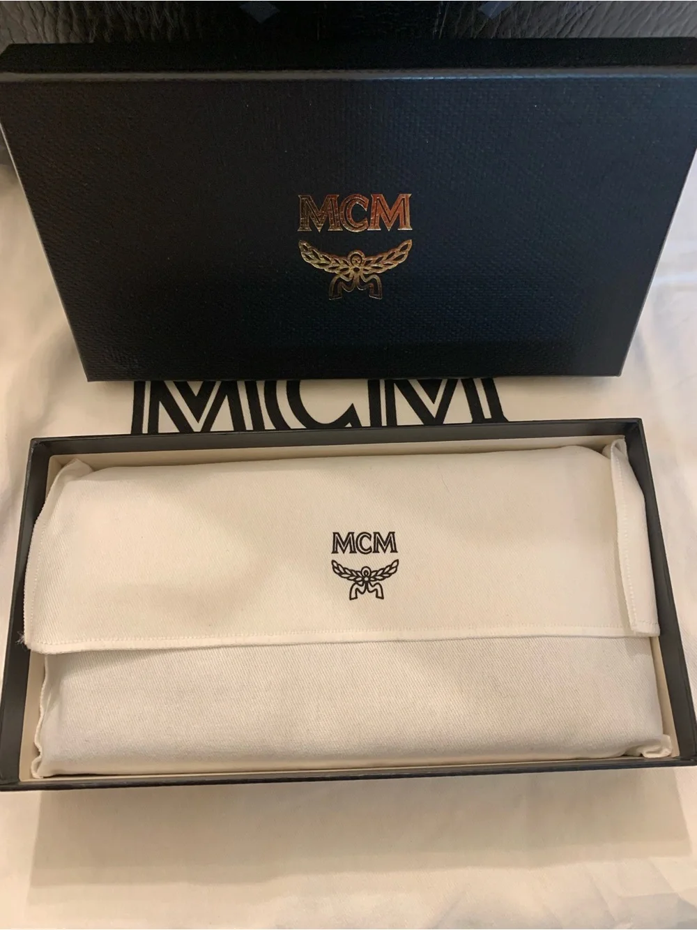 ❤️ MCM Black Logo Embossed Large Leather Monogram Wallet
